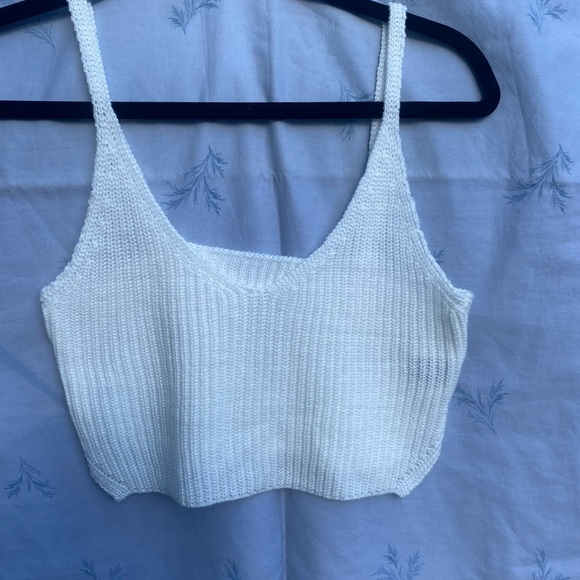 Elegant White Knit Tank Top - Picture 1 of 6